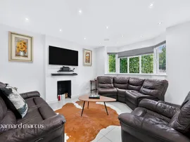 Hollington Crescent, New Malden thumb 2