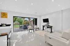 Hollington Crescent, New Malden