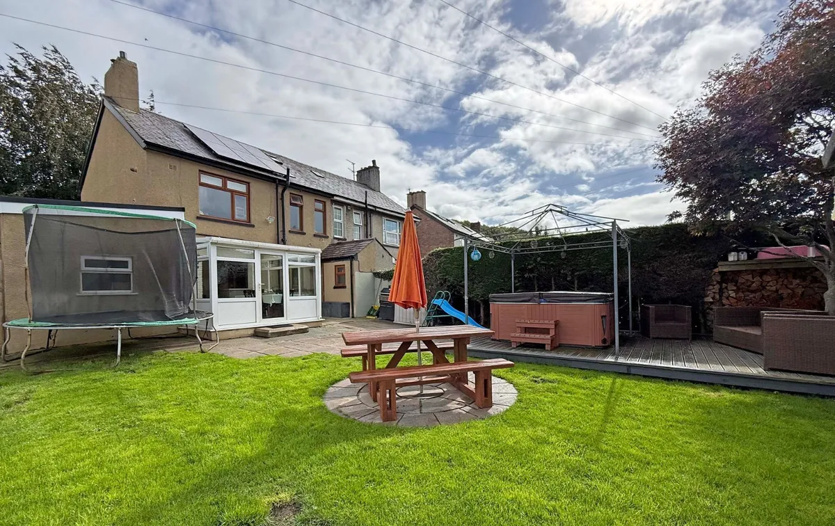 Bryn Llwyd, Bangor, Gwynedd, LL57