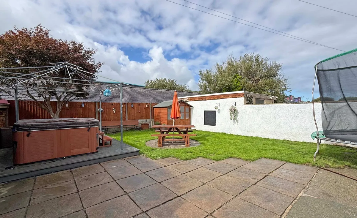 Bryn Llwyd, Bangor, Gwynedd, LL57