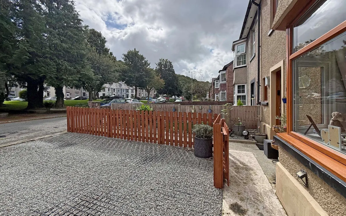 Bryn Llwyd, Bangor, Gwynedd, LL57
