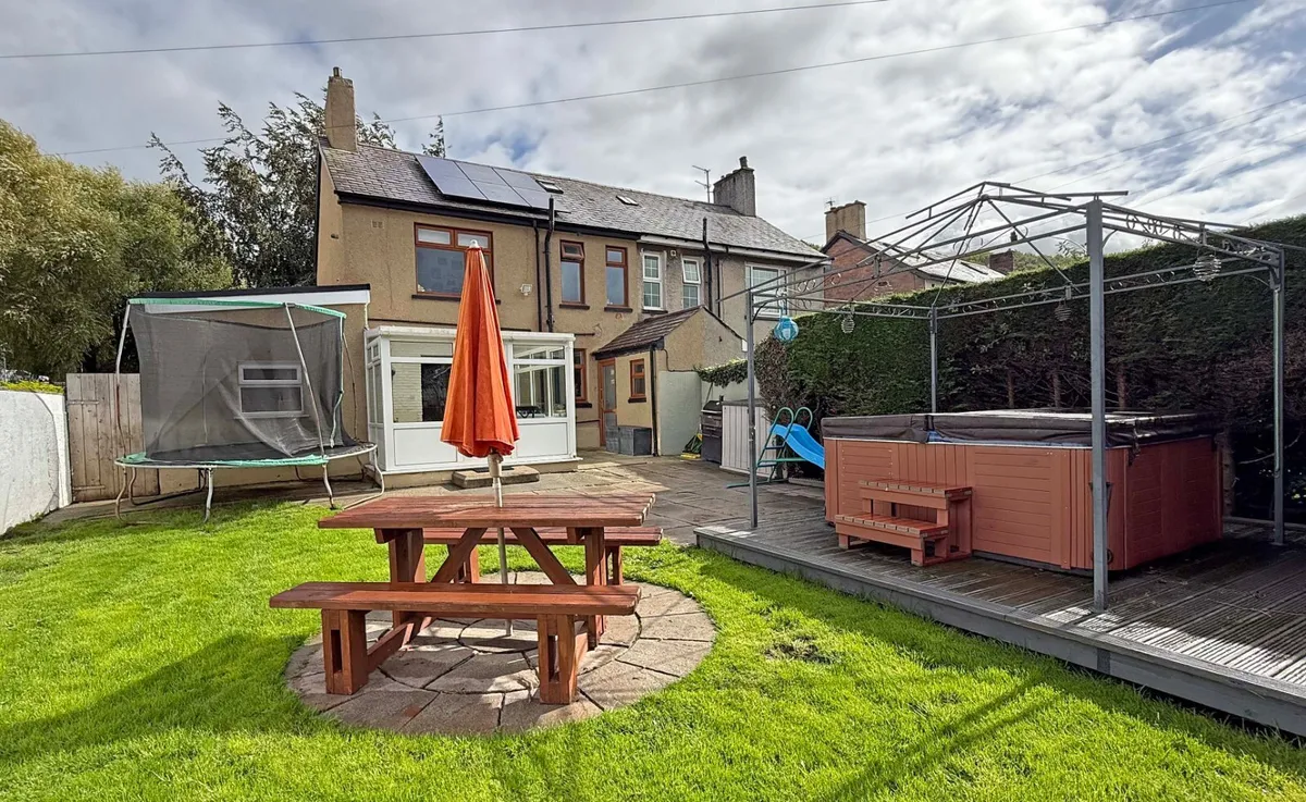 Bryn Llwyd, Bangor, Gwynedd, LL57