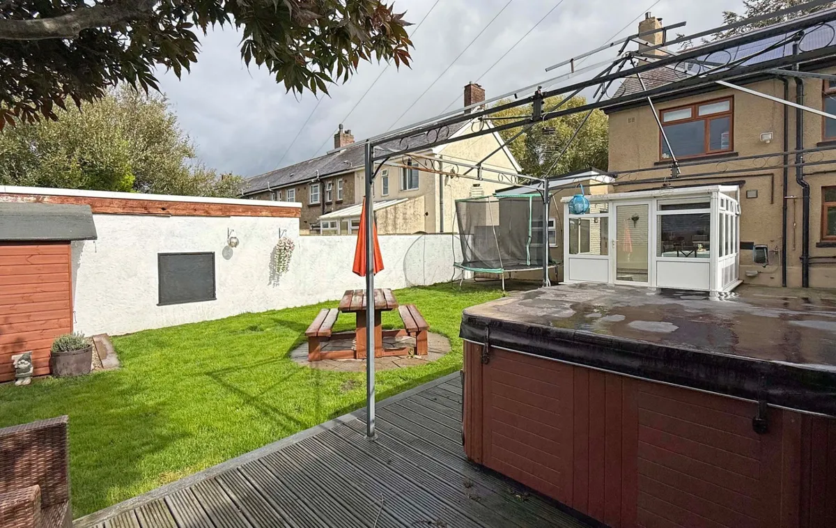 Bryn Llwyd, Bangor, Gwynedd, LL57