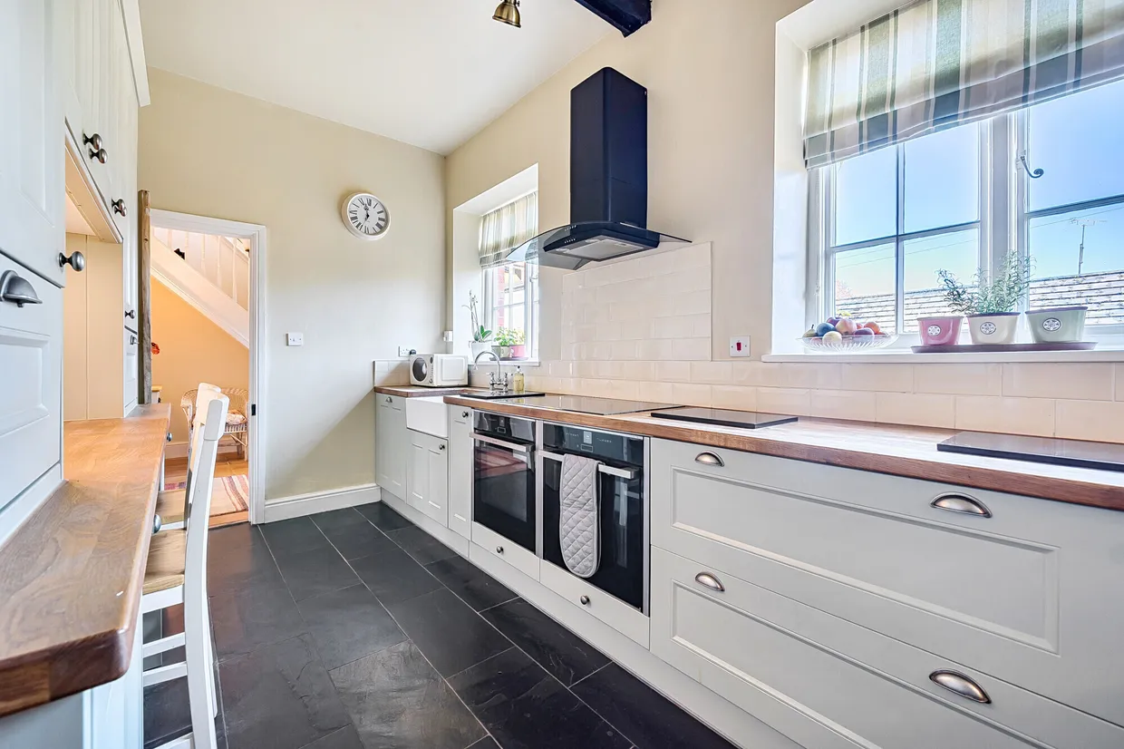 Russley Park, Marlborough, SN8 photo 9