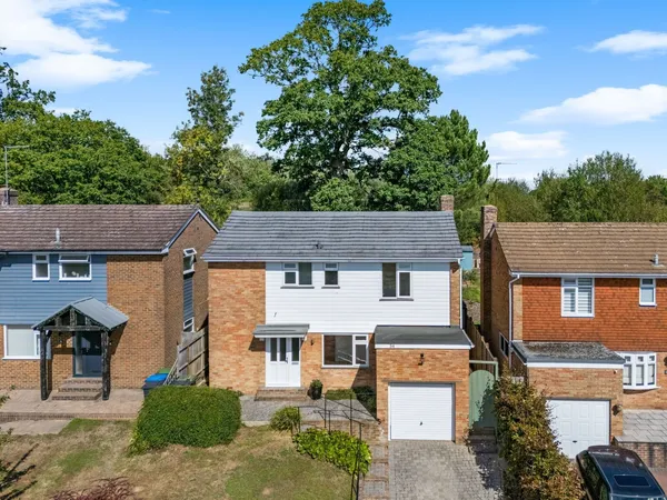Savill Road, Lindfield, RH16 photo 1