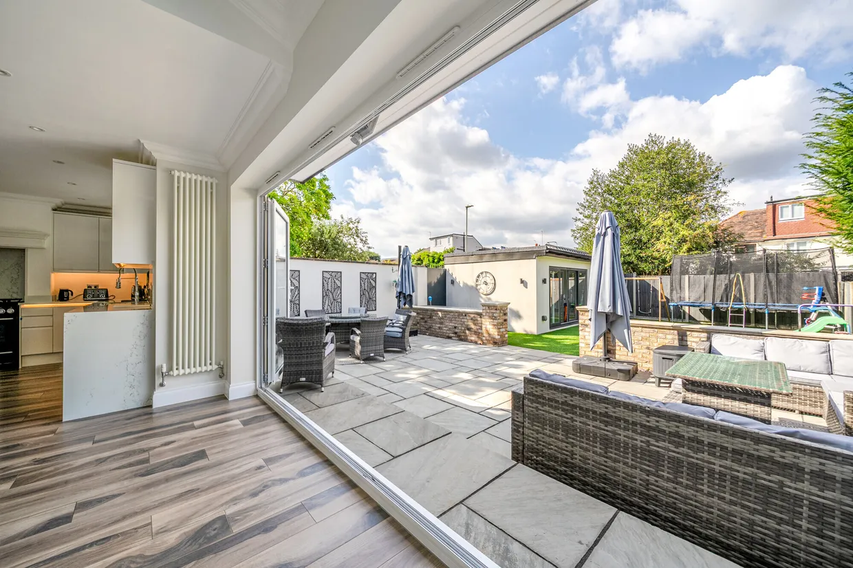 Burlington Rise, East Barnet, EN4 photo 5