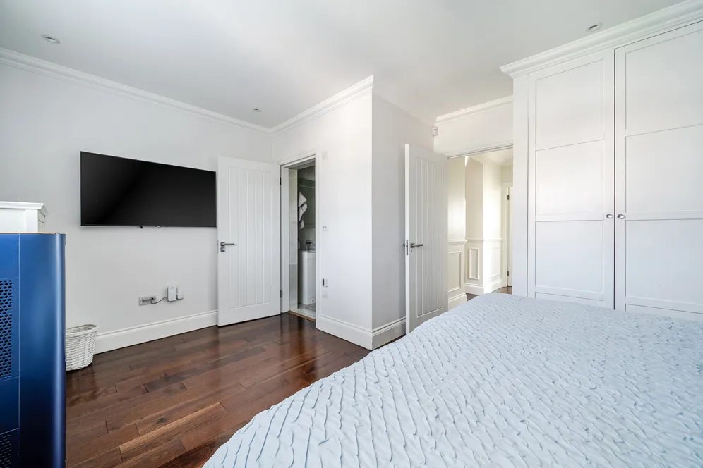Burlington Rise, East Barnet, EN4 photo 13
