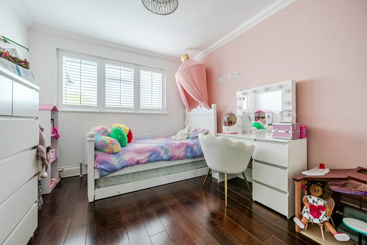 Burlington Rise, East Barnet, EN4 photo 15