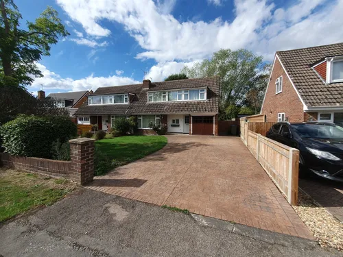 Stewart Close, Fifield, Maidenheadphoto