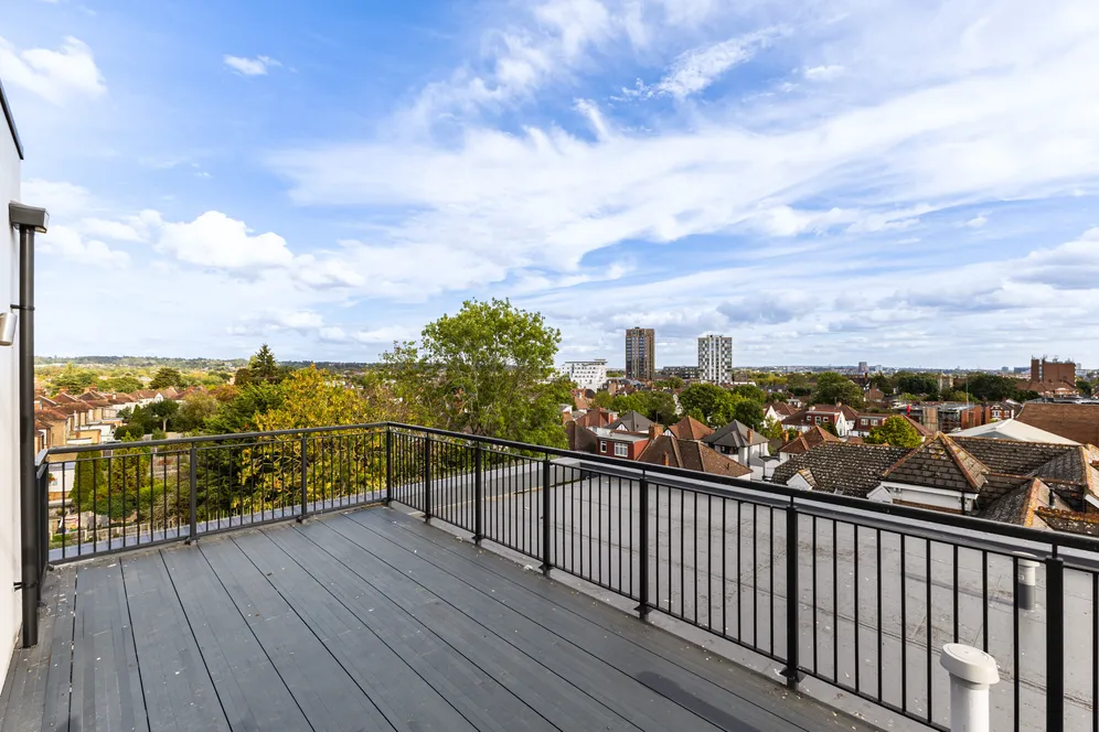 High Street, Edgware, HA8 photo 3