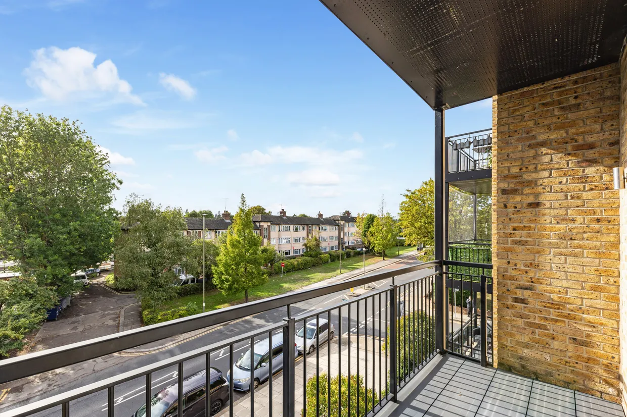 High Street, Edgware, HA8 photo 8
