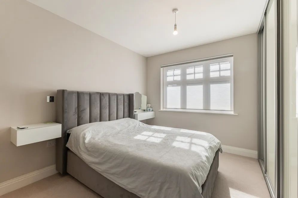 High Street, Edgware, HA8 photo 9