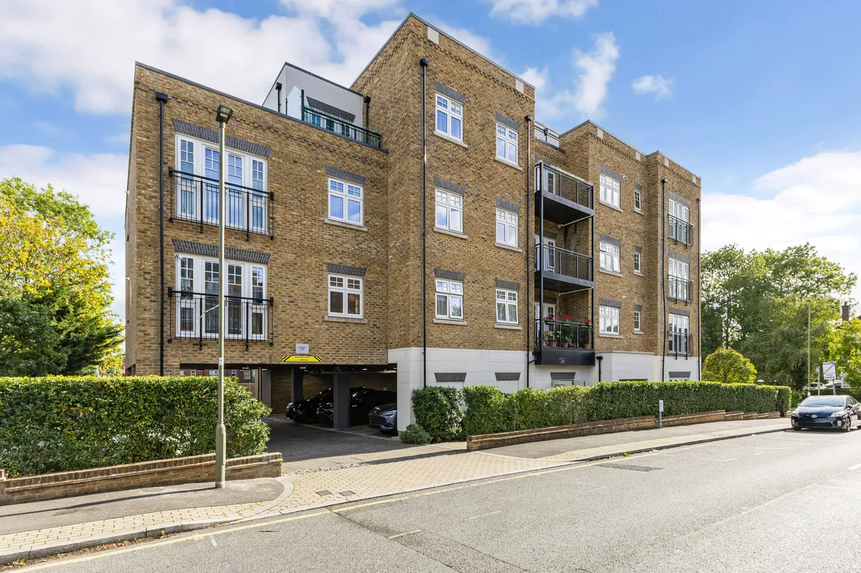 High Street, Edgware, HA8 photo 23