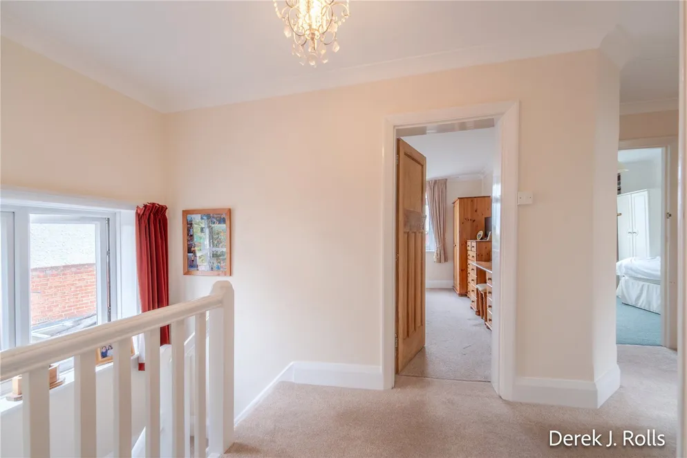 Property carousel item 11
