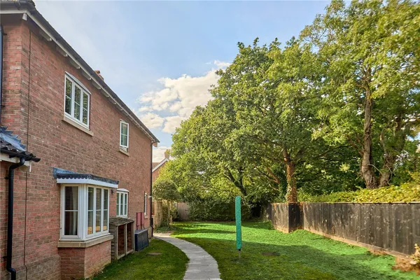 Bucklesham Road, Ipswich, IP3 photo 21