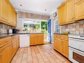 Gadeview Road, Hemel Hempstead thumb 3