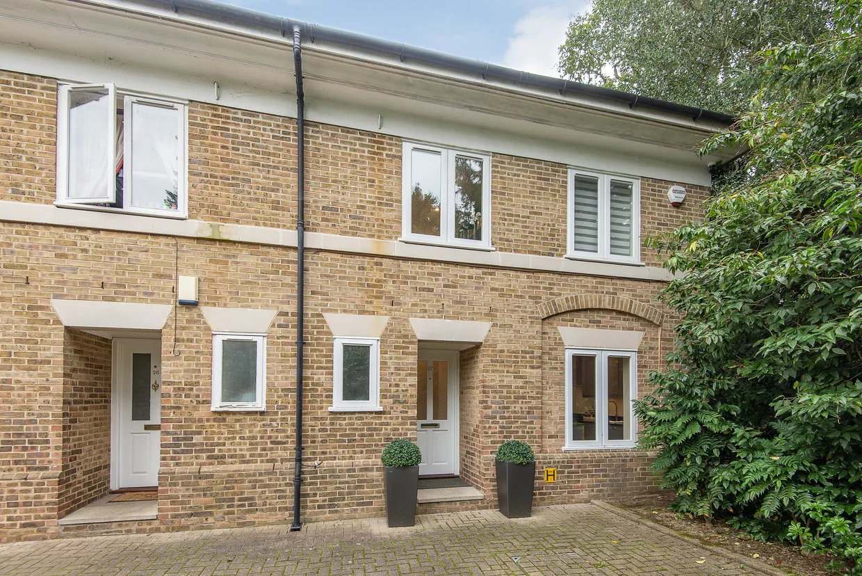 Kingston Hill Place, Kingston Upon Thames, KT2 photo 1
