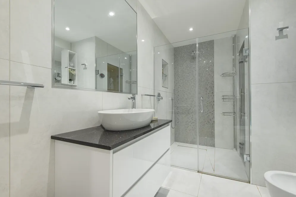 Kingston Hill Place, Kingston Upon Thames, KT2 photo 6