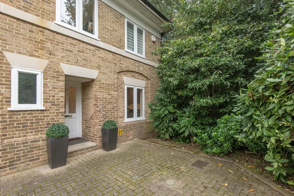 Kingston Hill Place, Kingston Upon Thames, KT2 photo 15