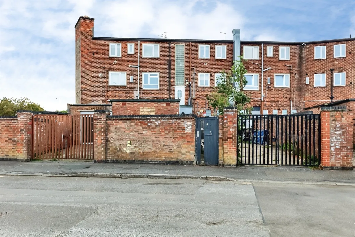 Dale Street, Corby