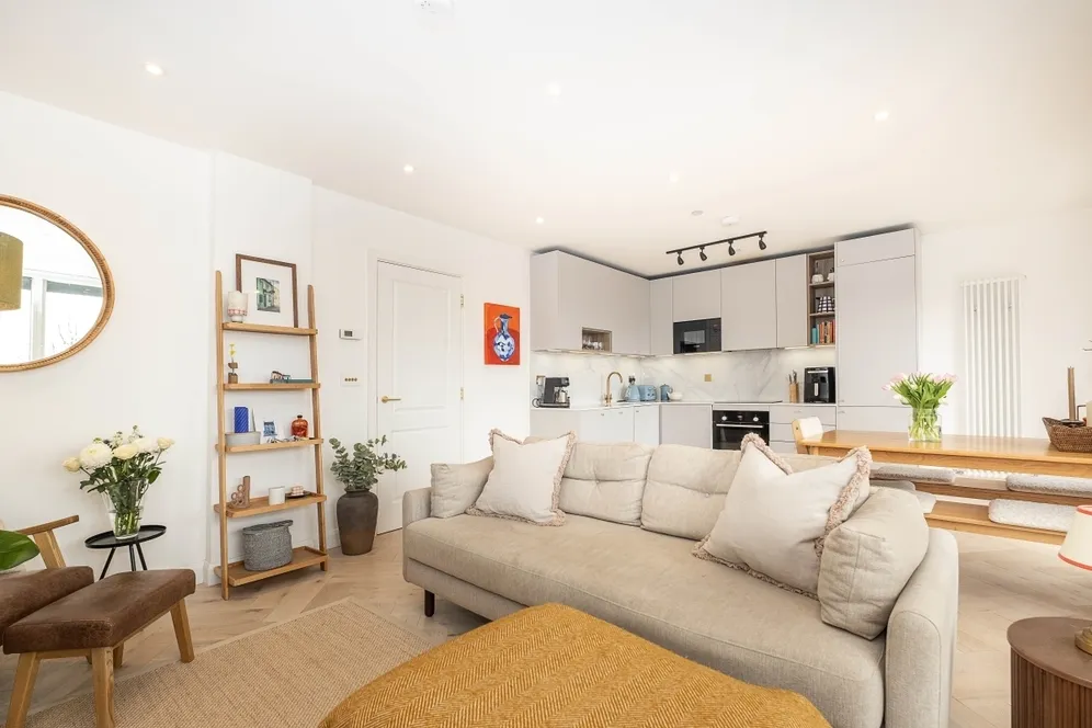 Ravensbury Terrace London SW18 photo 4