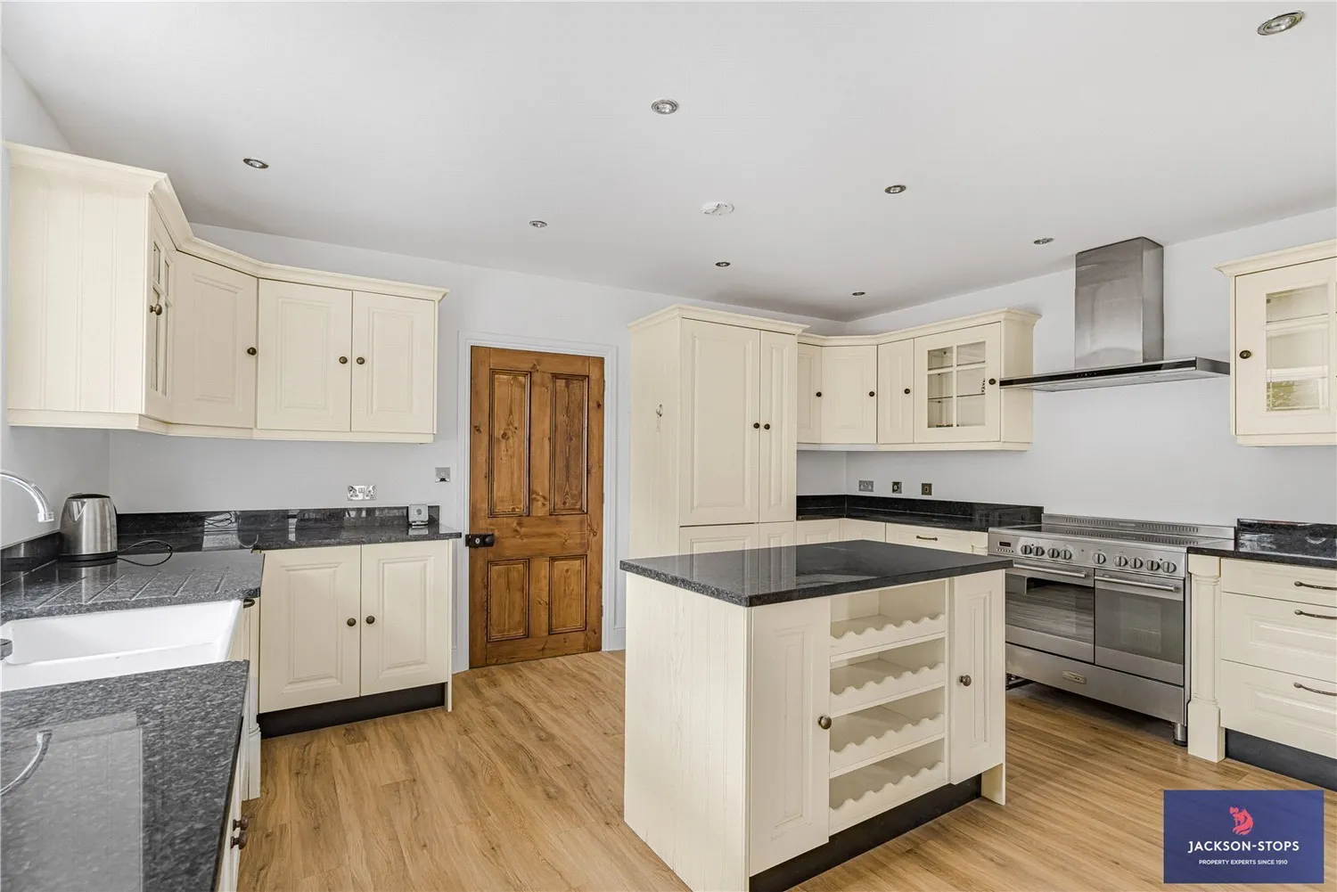 Church Street, Crick, NN6 photo 8