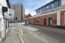 Leavesden Road, Watford