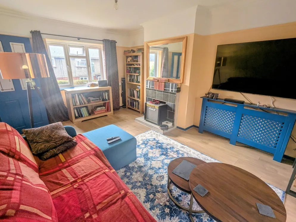 Property carousel item 4