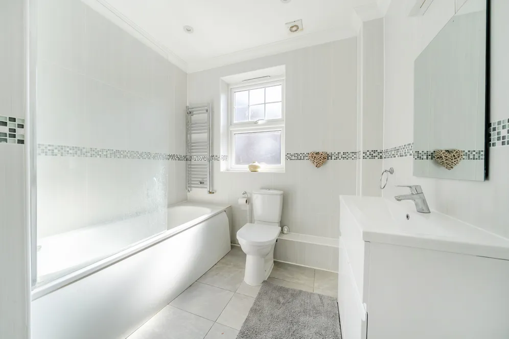 Churchview Close, Caterham, CR3 photo 6