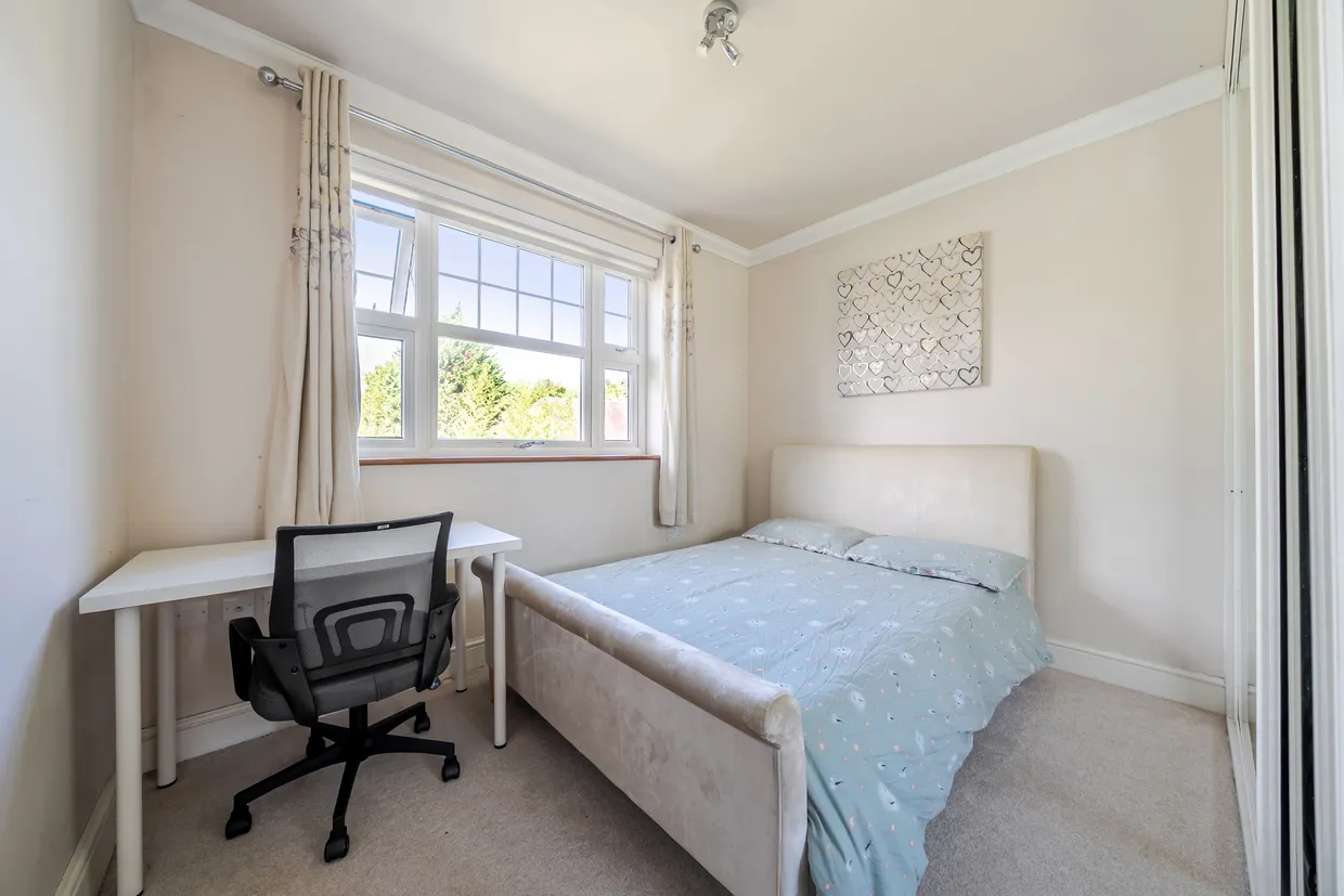 Churchview Close, Caterham, CR3 photo 11