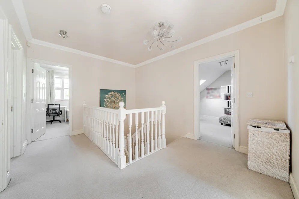 Churchview Close, Caterham, CR3 photo 13