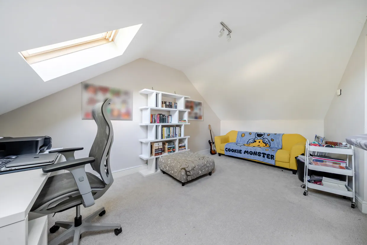 Churchview Close, Caterham, CR3 photo 16