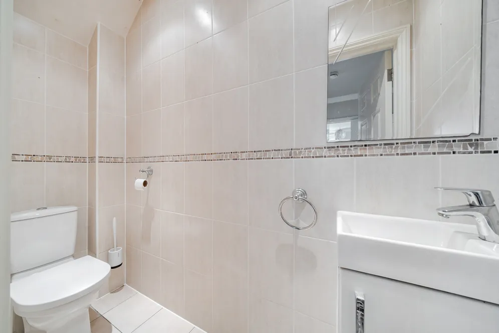 Churchview Close, Caterham, CR3 photo 19