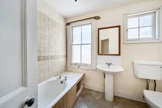 Pemberton Road, London, N4 photo 10