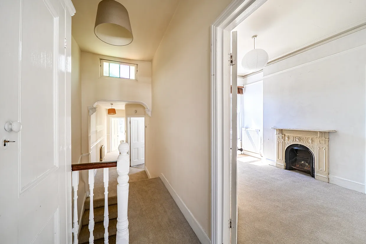Pemberton Road, London, N4 photo 19