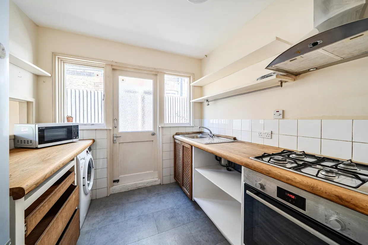 Pemberton Road, London, N4 photo 21