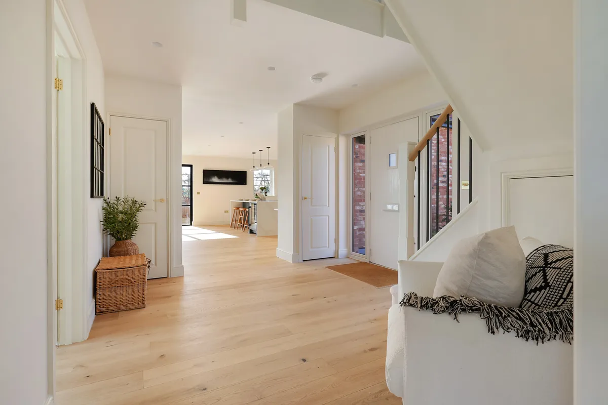 Old Farm Close, Charlwood, Horley, Surrey, RH6