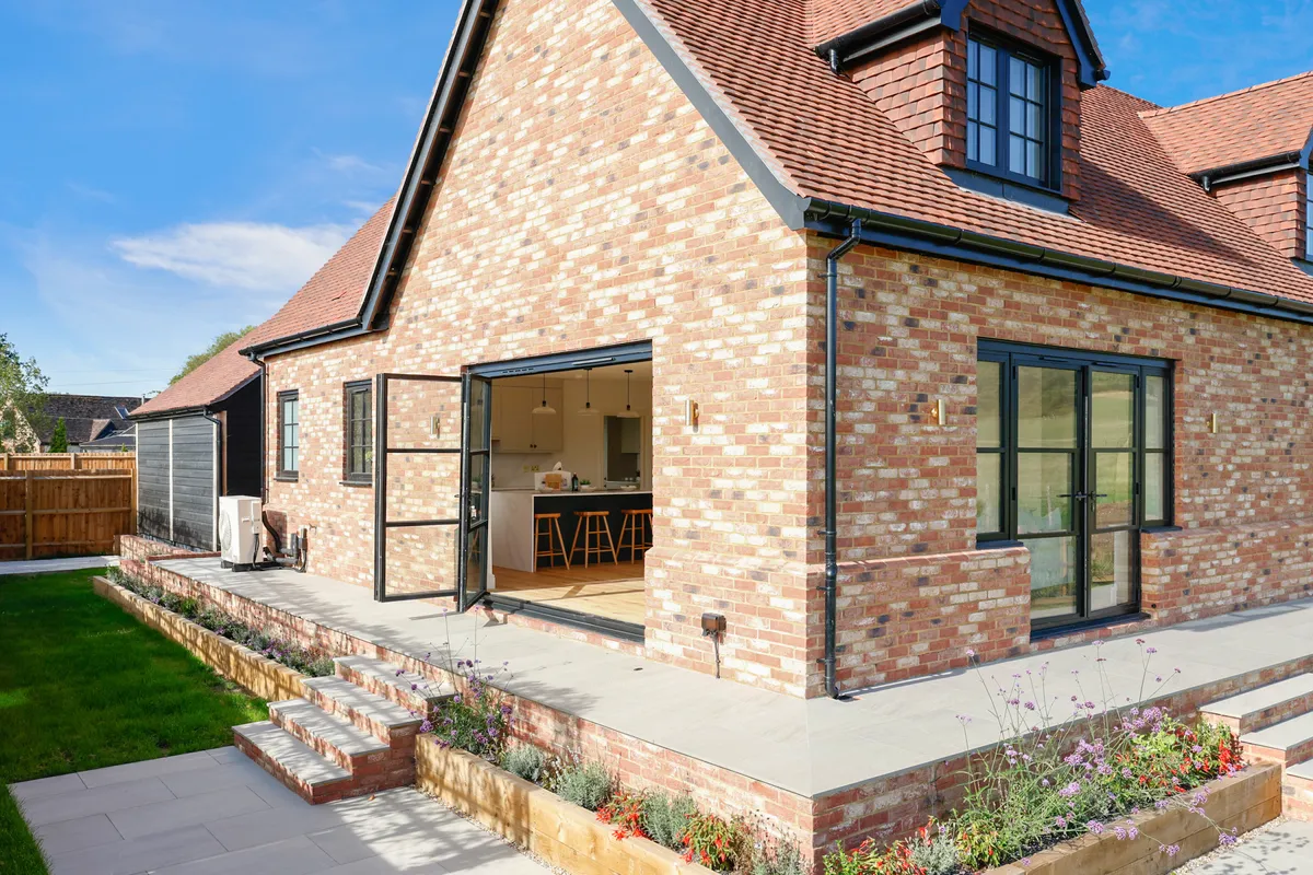 Old Farm Close, Charlwood, Horley, Surrey, RH6
