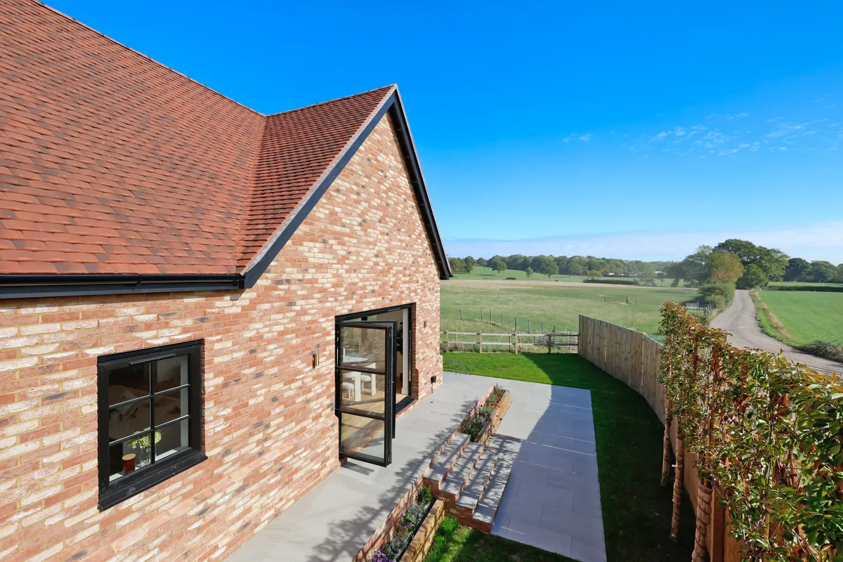 Old Farm Close, Charlwood, Horley, Surrey, RH6