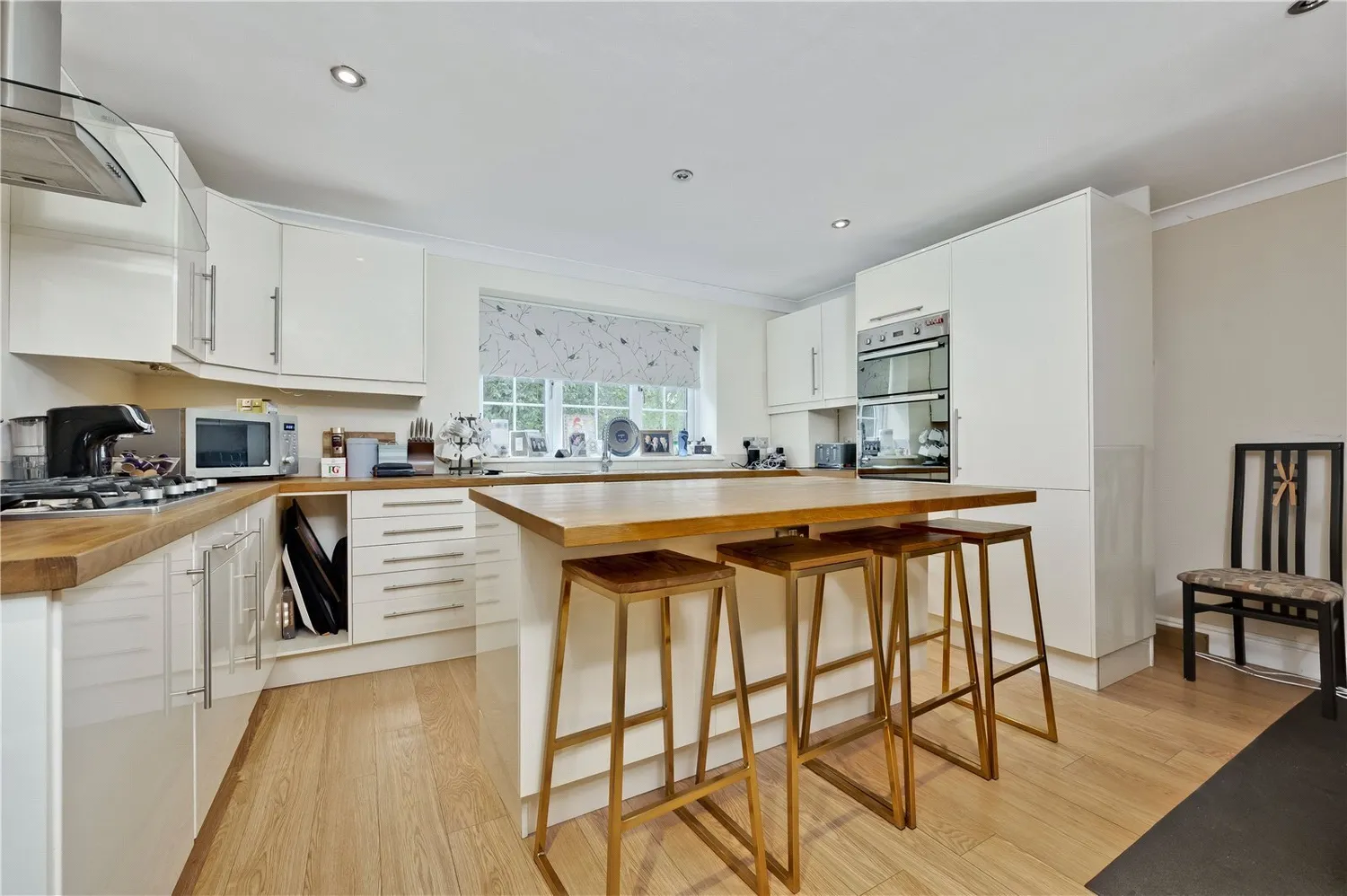 Elm Drive, Chobham, GU24 photo 4
