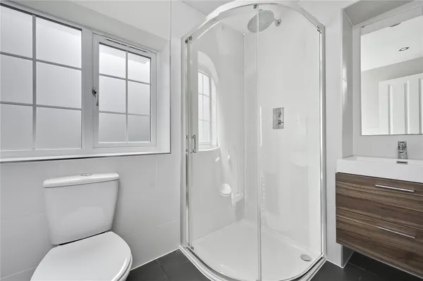Elm Drive, Chobham, GU24 photo 9