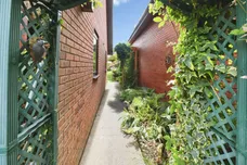 Cook Road, Barry