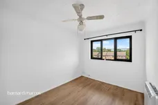 Lowry Crescent, Mitcham