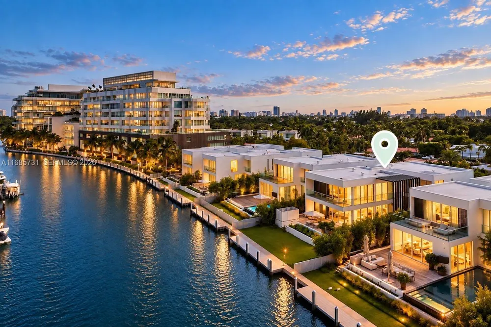 1041 W 48th St, Miami Beach, FL 33140