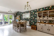 Glenville Gardens, HINDHEAD, GU26 photo 3