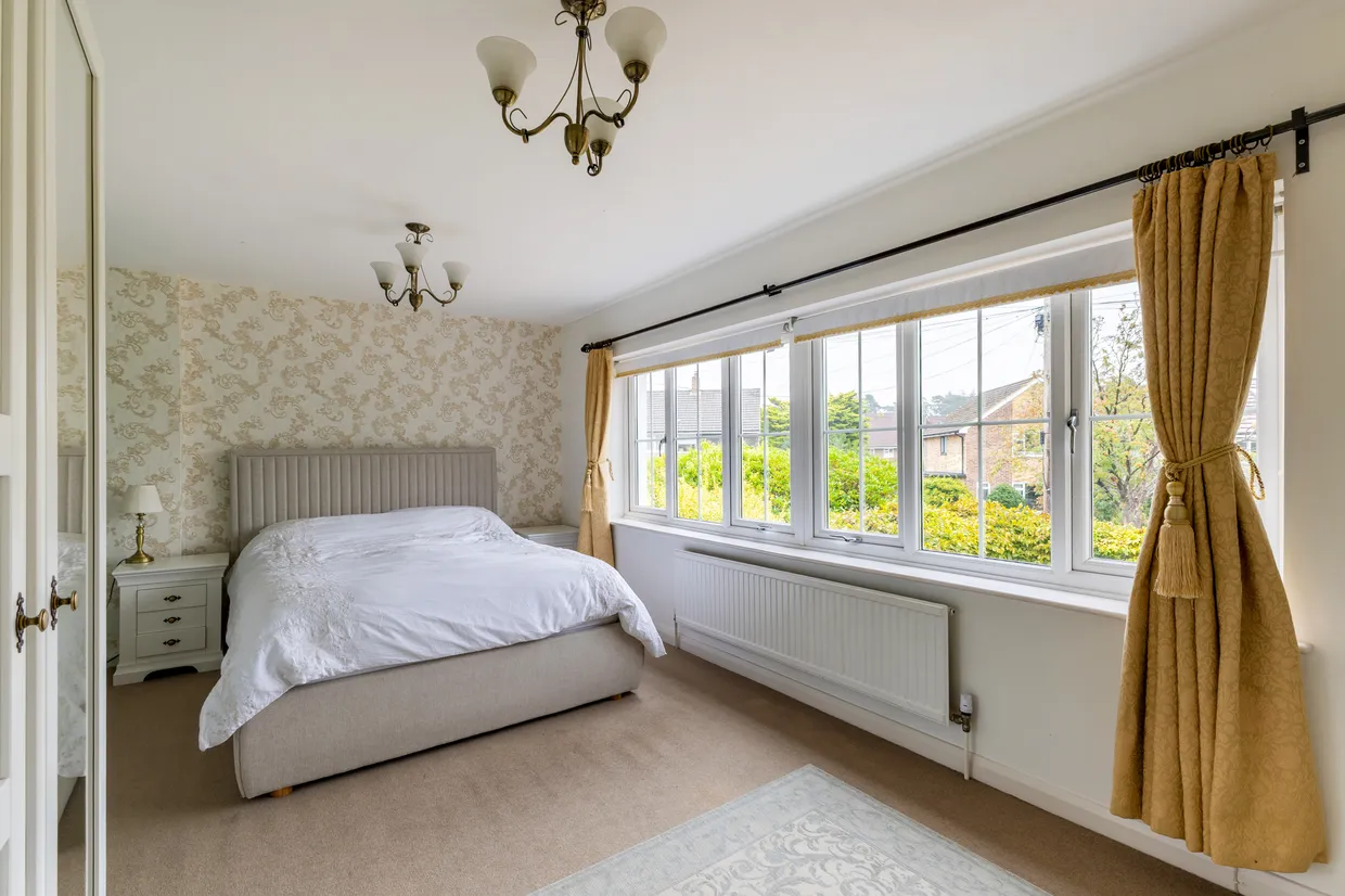 Glenville Gardens, HINDHEAD, GU26 photo 11