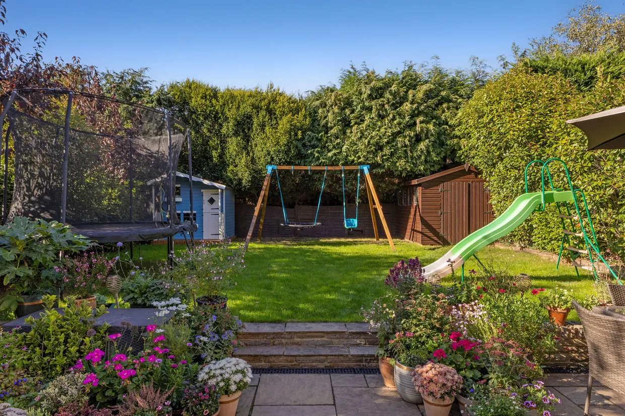 Glenville Gardens, HINDHEAD, GU26 photo 19