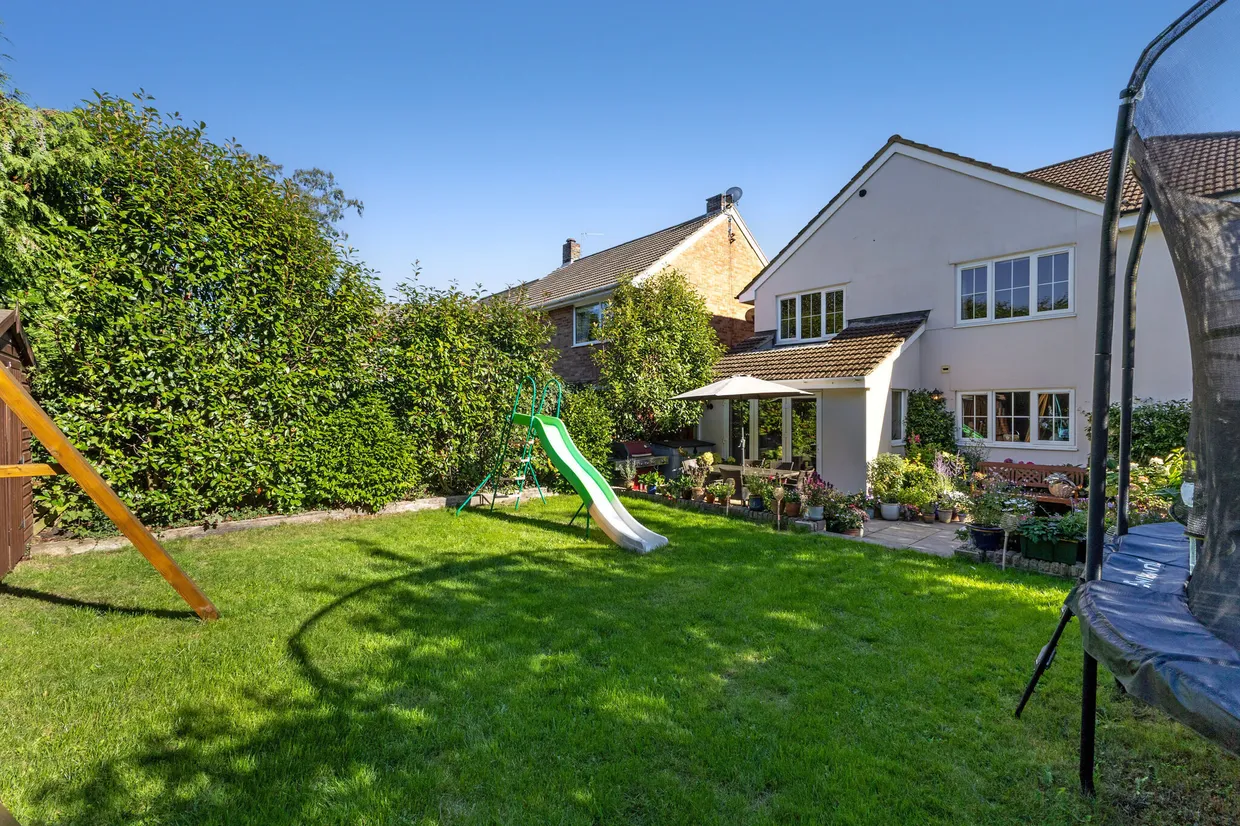 Glenville Gardens, HINDHEAD, GU26 photo 20