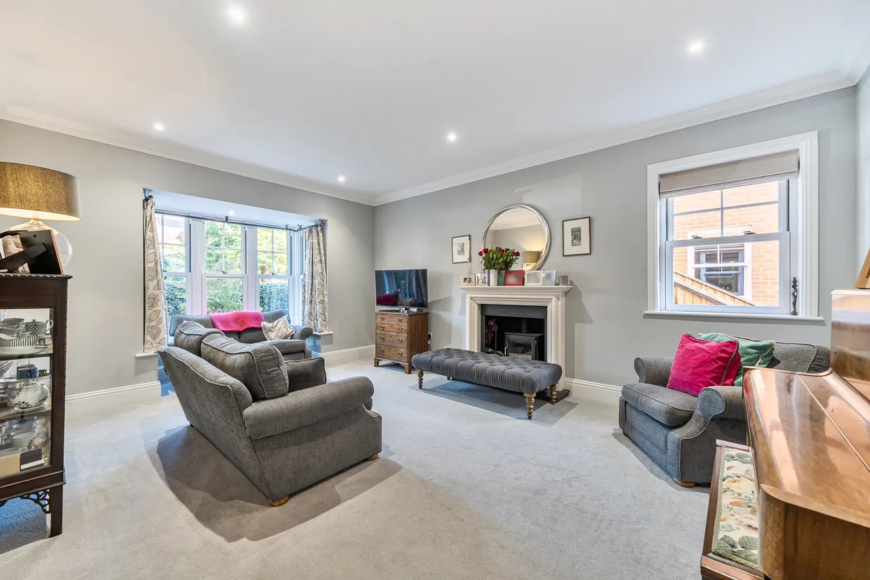Mortimer Close, Kings Worthy, SO23 photo 3
