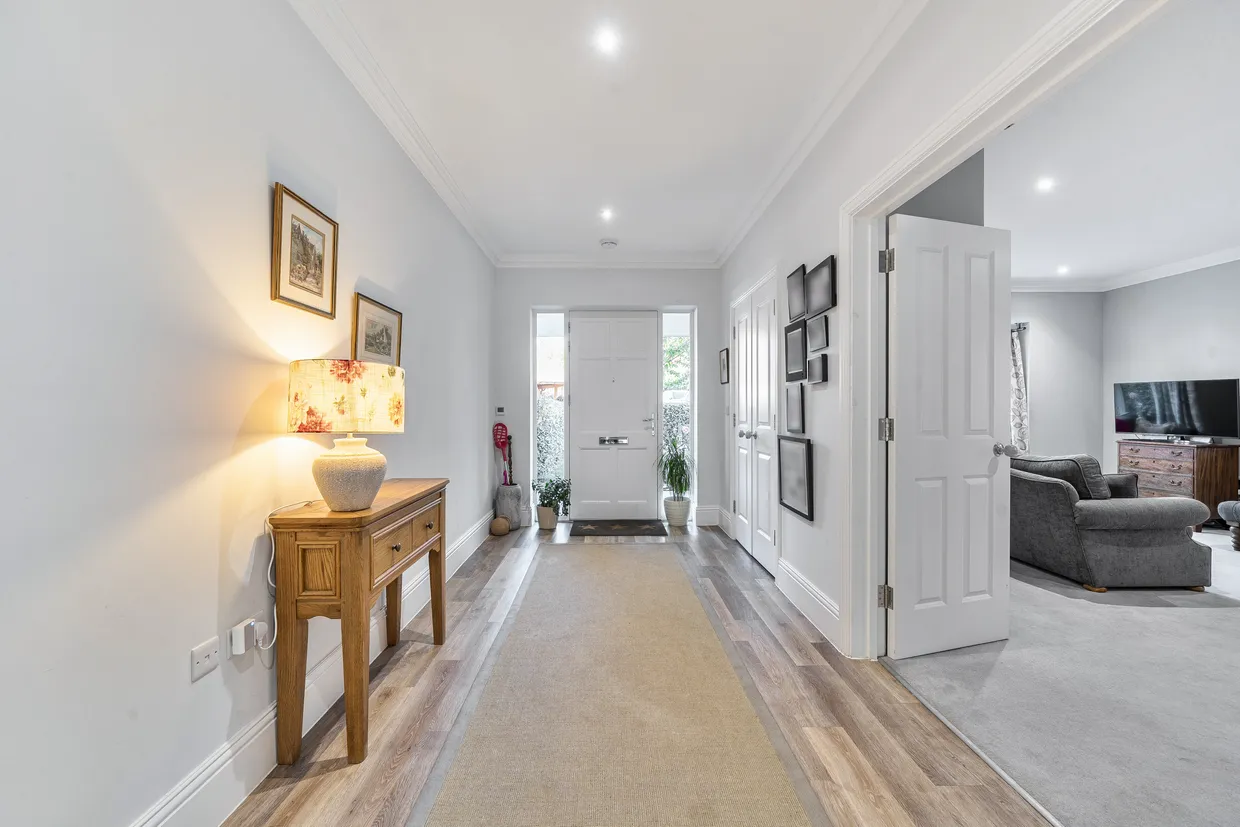 Mortimer Close, Kings Worthy, SO23 photo 9